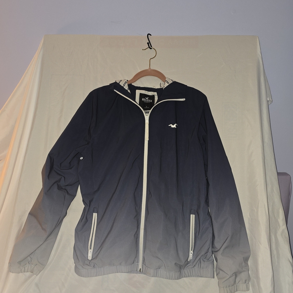 Hollister Men's Blue Gradient Windbreaker